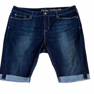 Signature Levi Strauss Modern Skinny Denim Shorts Size 18-W34